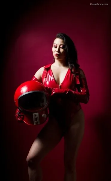 Erika Ishii photo 18 of 333
