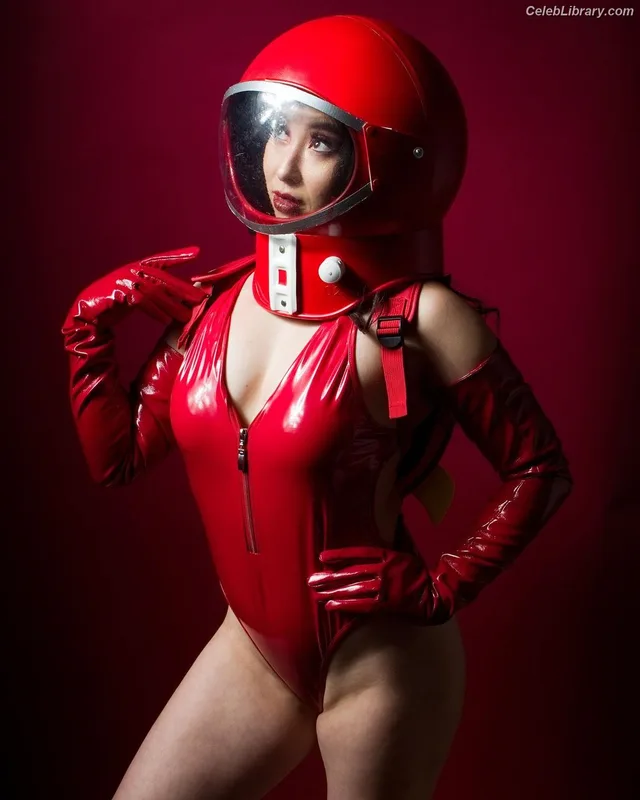 Erika Ishii photo 3 of 333