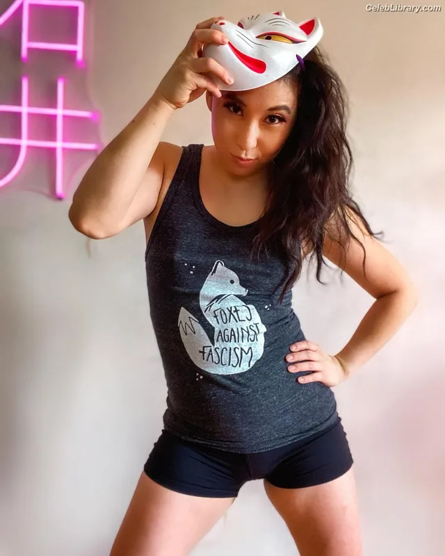 Erika Ishii photo 21 of 333