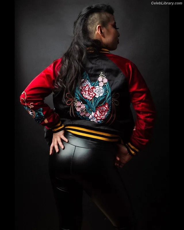 Erika Ishii photo 18 of 333