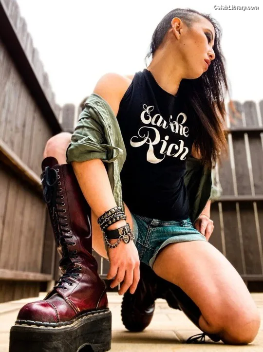 Erika Ishii photo 22 of 333