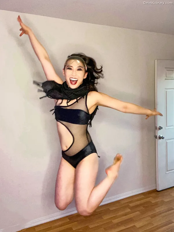 Erika Ishii photo 19 of 333
