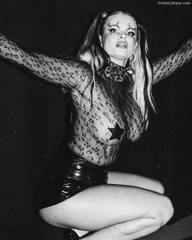 Erika Vikman photo 1 of 61
