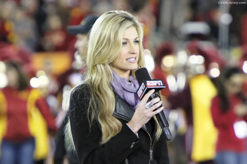Erin Andrews photo 16 of 162