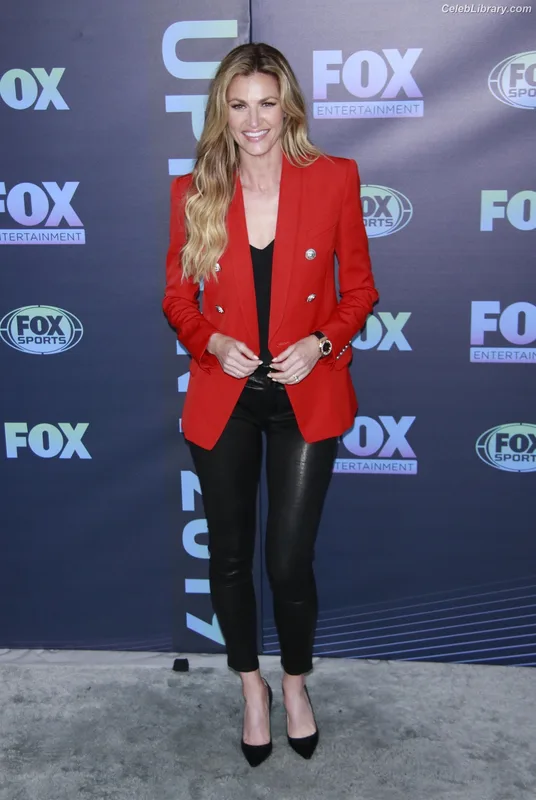 Erin Andrews photo 14 of 162