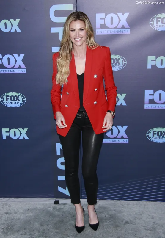 Erin Andrews photo 15 of 162