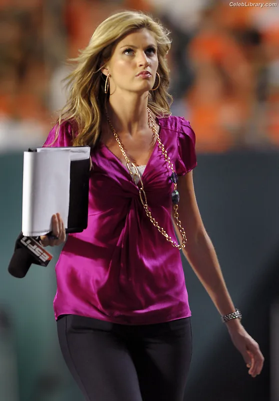Erin Andrews photo 22 of 162