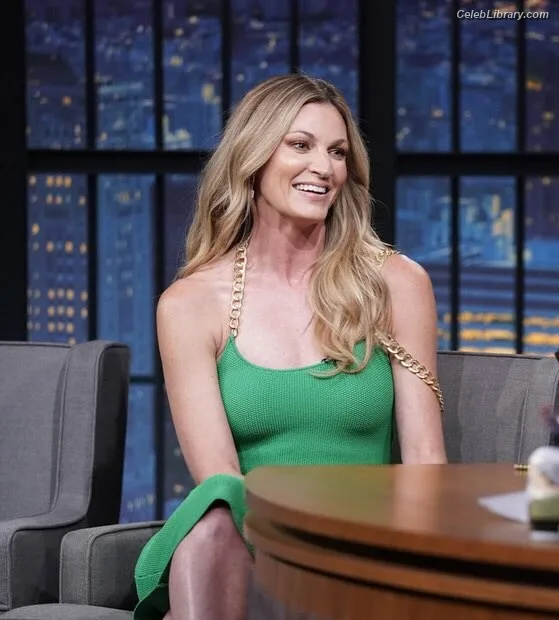 Erin Andrews photo 24 of 162