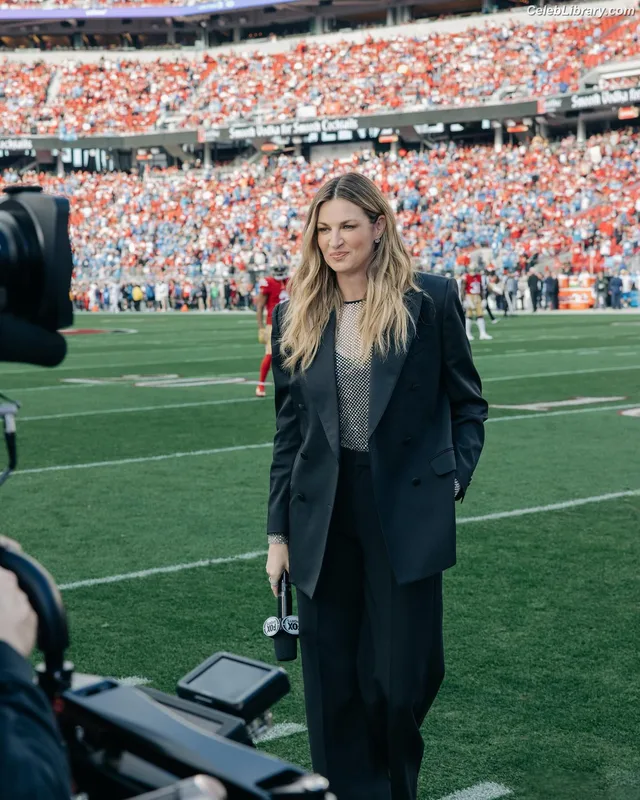 Erin Andrews photo 6 of 162
