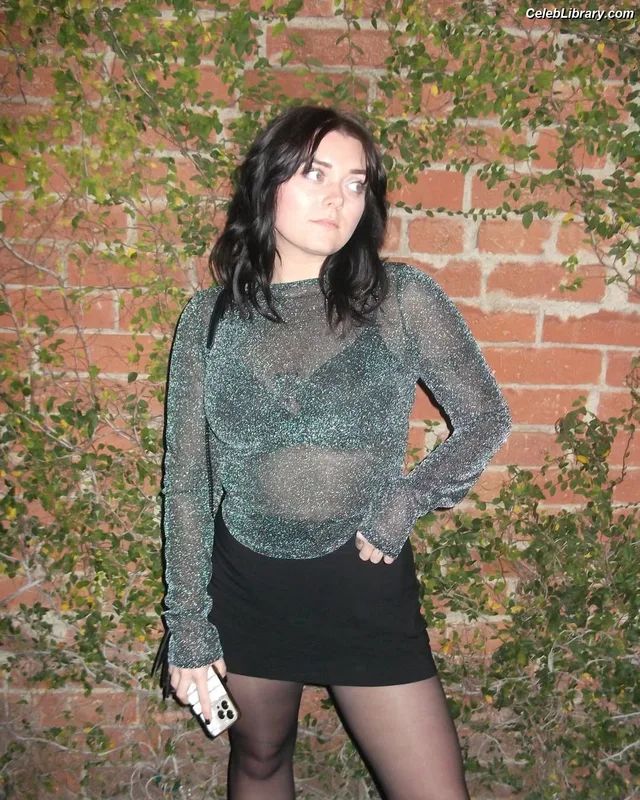 Erin Dougal photo 2 of 406