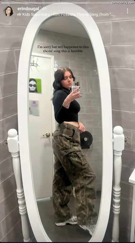 Erin Dougal photo 5 of 406