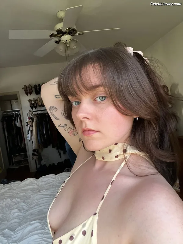 Erin Dougal photo 2 of 406