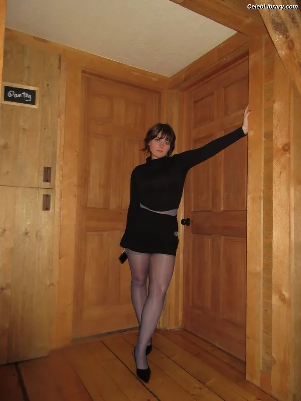 Erin Dougal photo 15 of 406