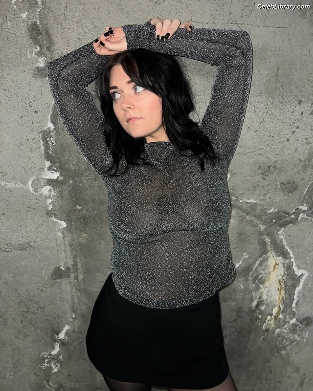 Erin Dougal photo 17 of 406