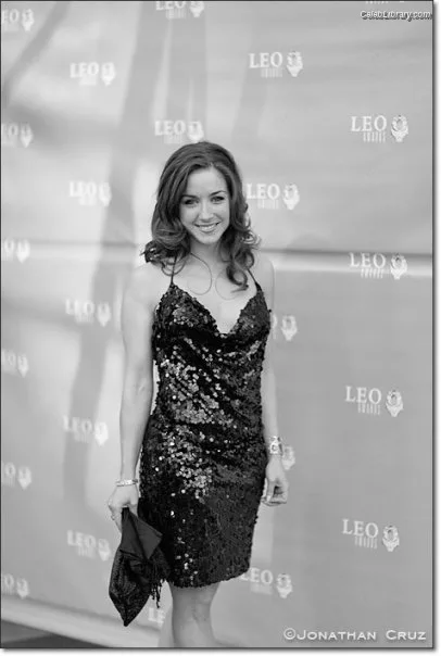 Erin Karpluk photo 4 of 18