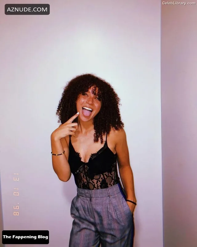 Erin Kellyman photo 6 of 50