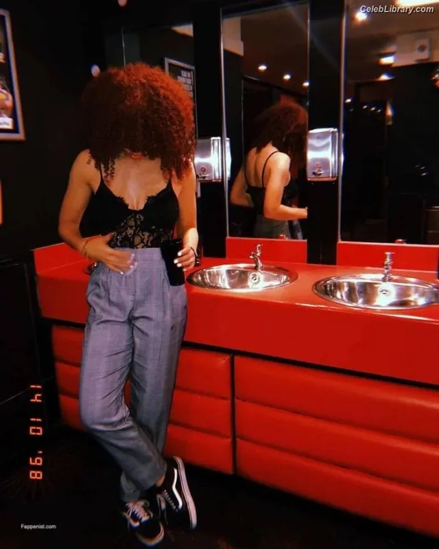 Erin Kellyman photo 10 of 50
