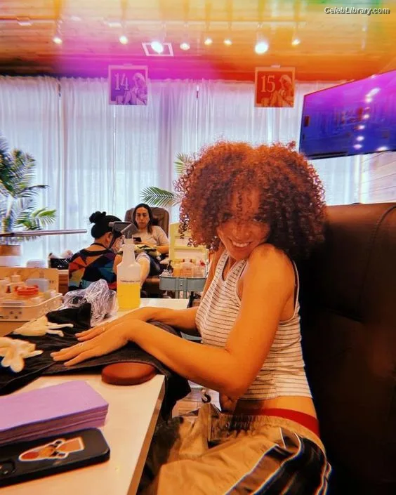 Erin Kellyman photo 11 of 50