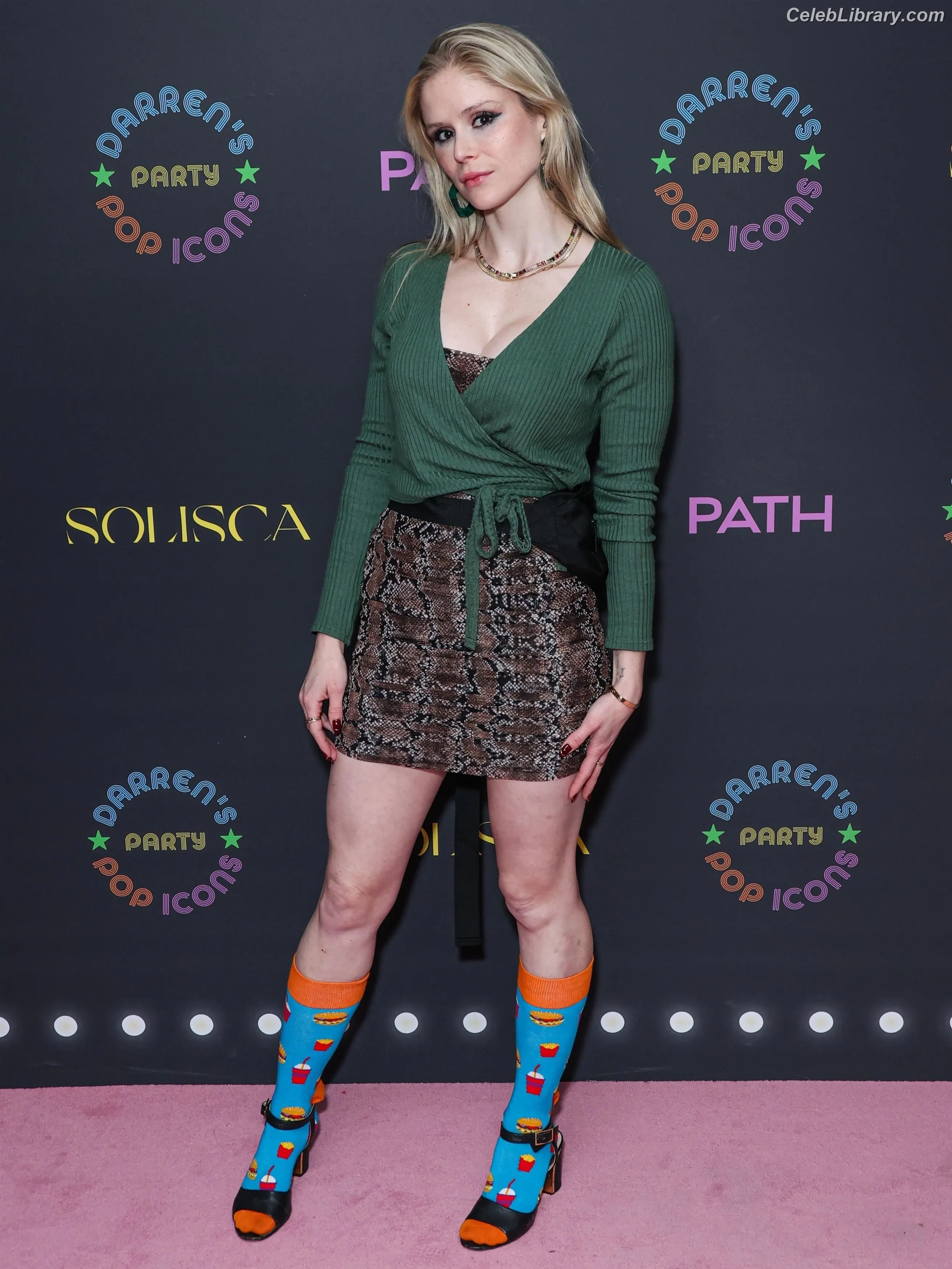 Erin Moriarty photo 4 of 978