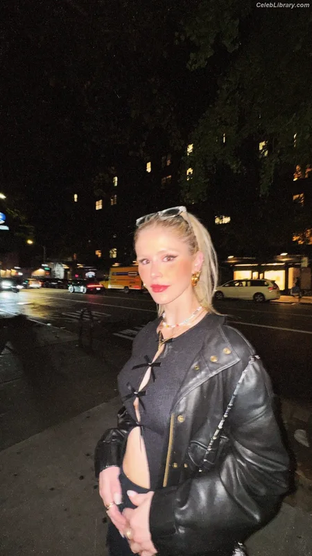 Erin Moriarty photo 7 of 978