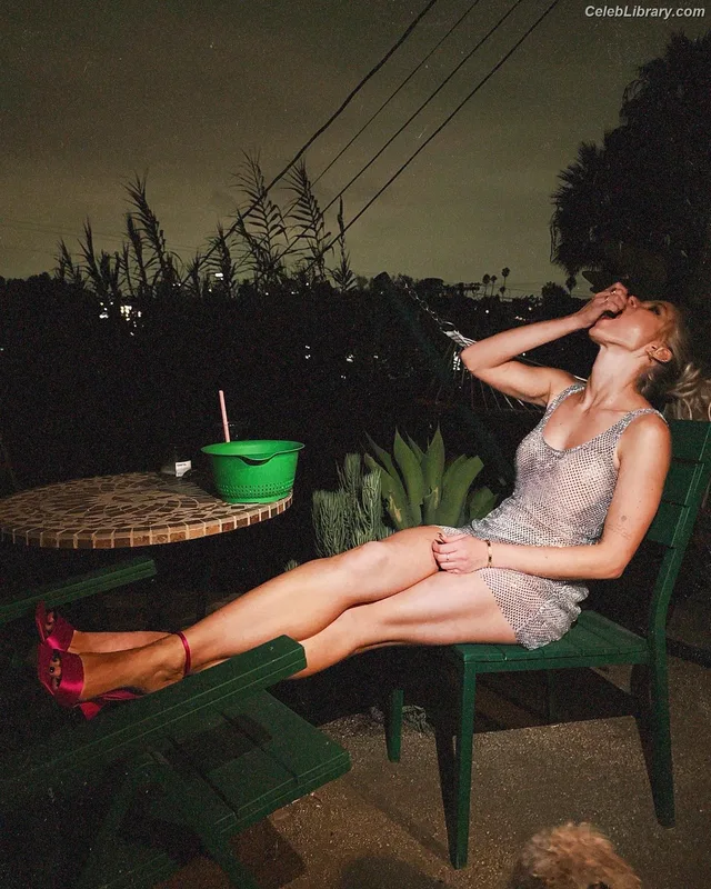 Erin Moriarty photo 12 of 978