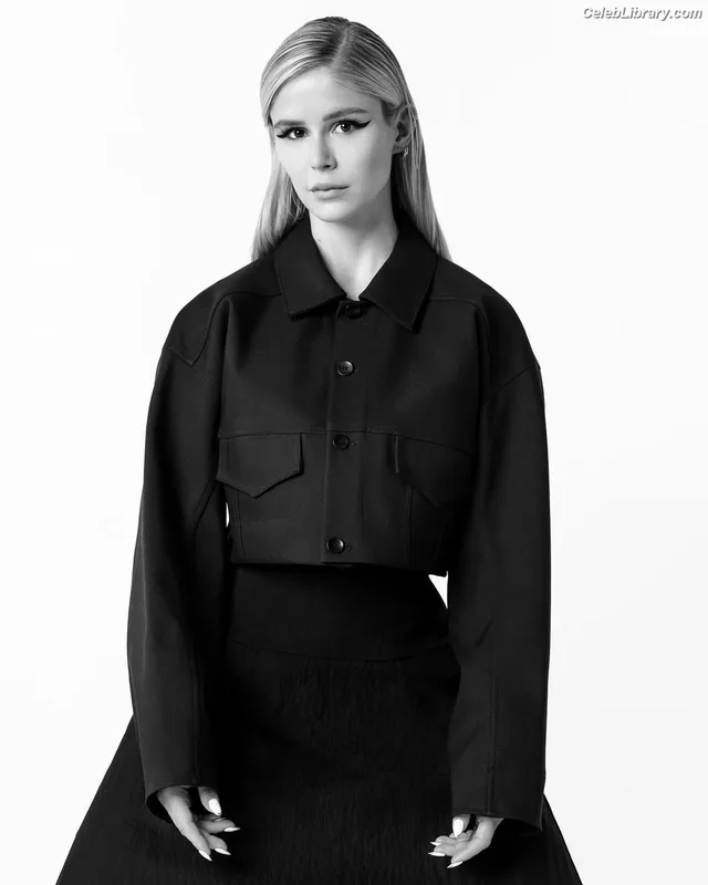 Erin Moriarty photo 20 of 978
