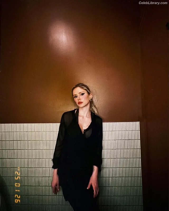 Erin Moriarty photo 2 of 978
