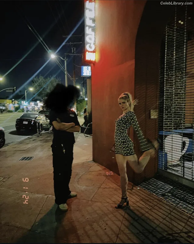 Erin Moriarty photo 15 of 978