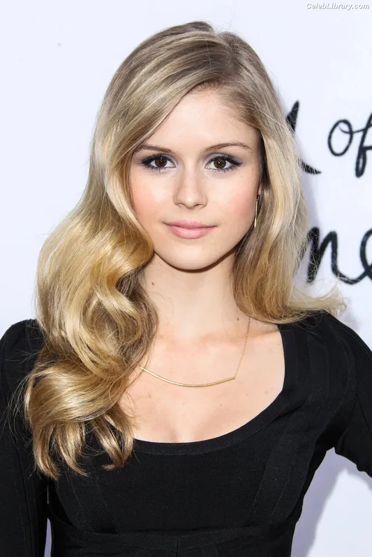 Erin Moriarty photo 1 of 978