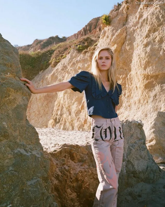 Erin Moriarty photo 1 of 978