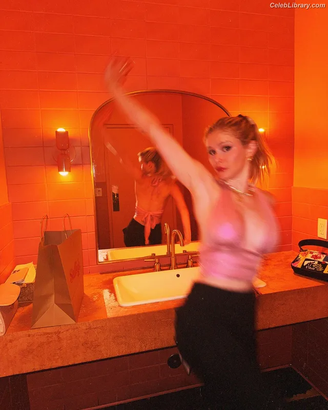 Erin Moriarty photo 21 of 978