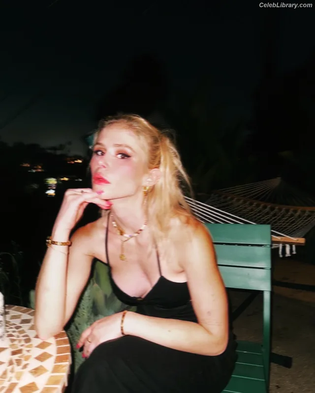 Erin Moriarty photo 5 of 978