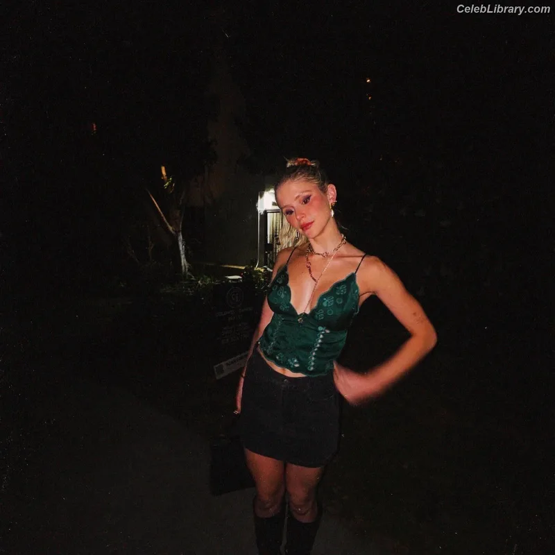Erin Moriarty photo 1 of 978