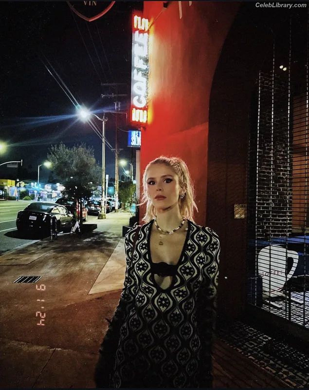 Erin Moriarty photo 15 of 978