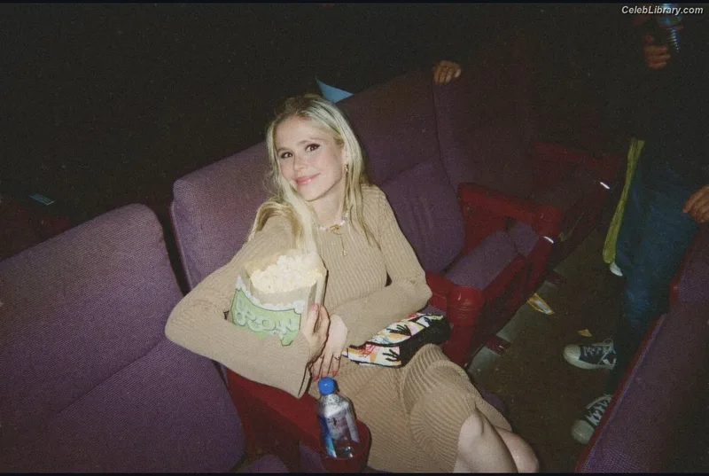 Erin Moriarty photo 9 of 978