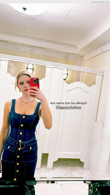 Erin Moriarty photo 16 of 978