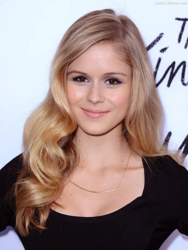 Erin Moriarty photo 14 of 978