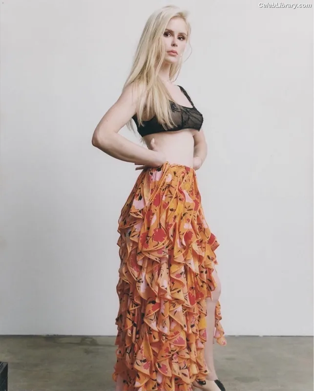 Erin Moriarty photo 17 of 978