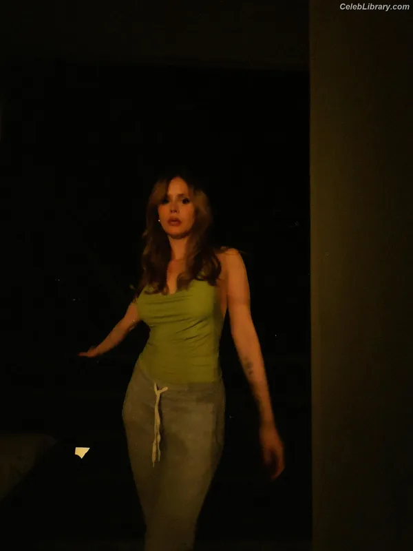 Erin Moriarty photo 20 of 978