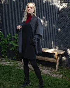 Erin Moriarty photo 2 of 978