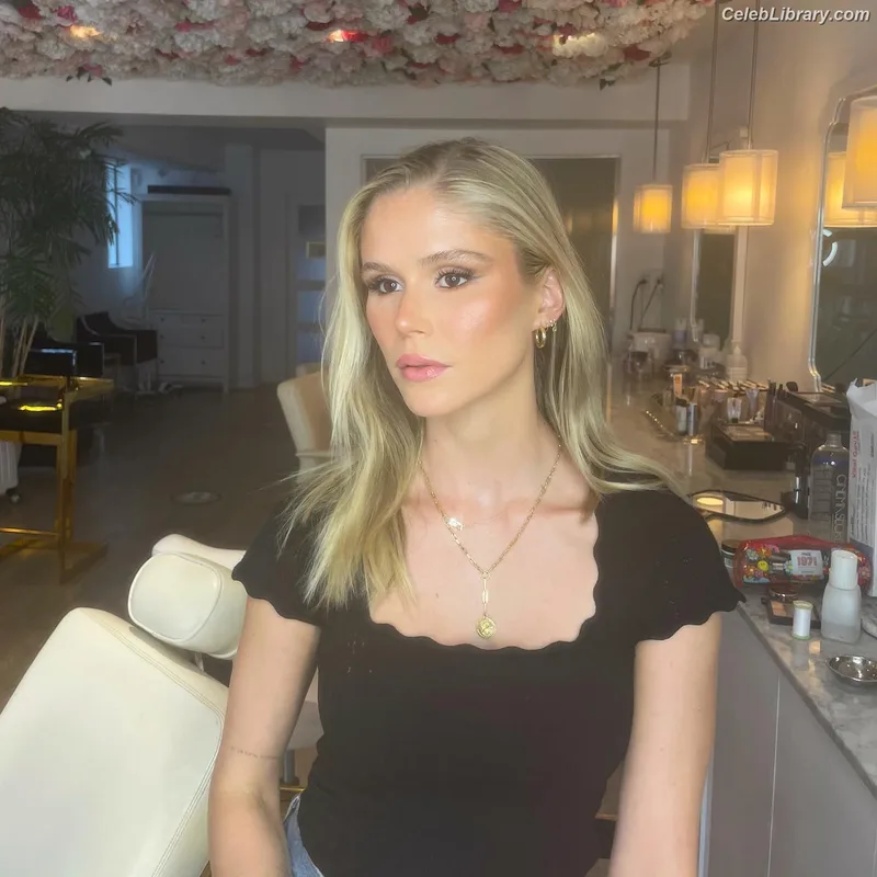 Erin Moriarty photo 8 of 978