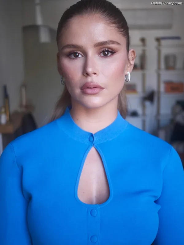 Erin Moriarty photo 4 of 978