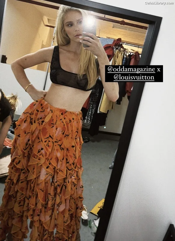 Erin Moriarty photo 17 of 978