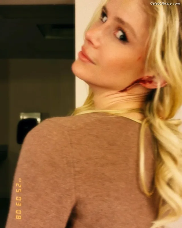 Erin Moriarty photo 7 of 978