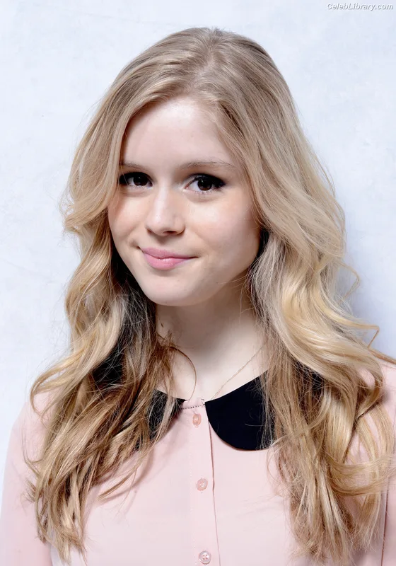 Erin Moriarty photo 20 of 978