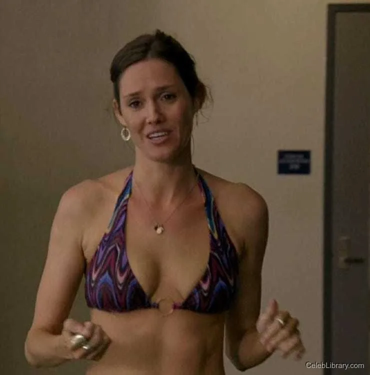Erinn Hayes photo 22 of 42