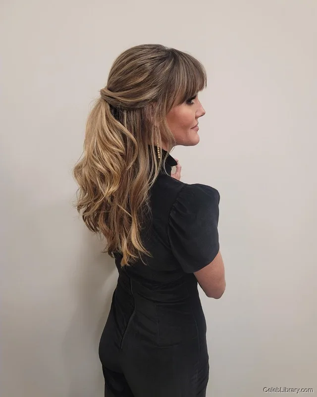 Erinn Hayes photo 16 of 42