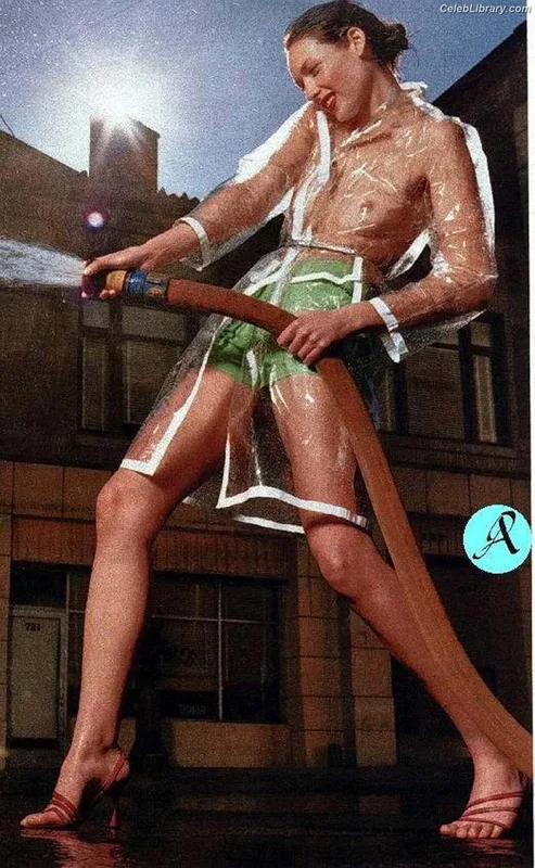 Estella Warren photo 13 of 145