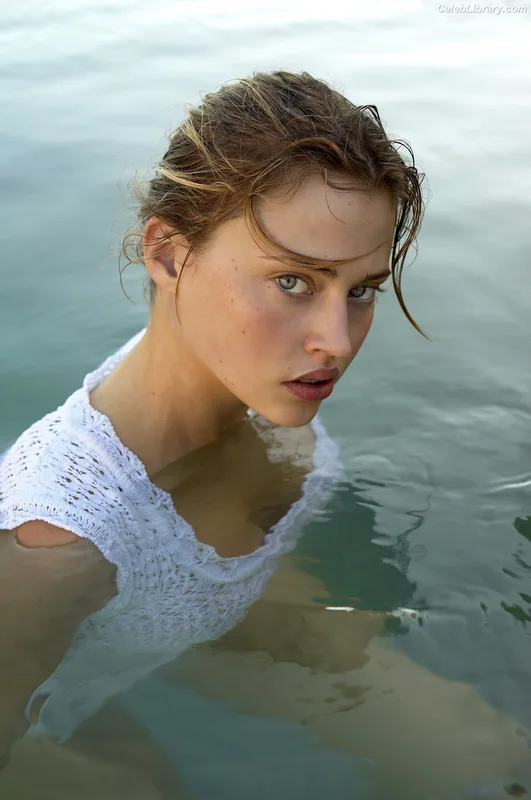 Estella Warren photo 2 of 145