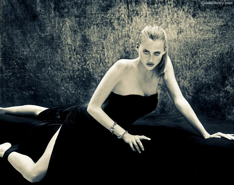 Estella Warren photo 18 of 145